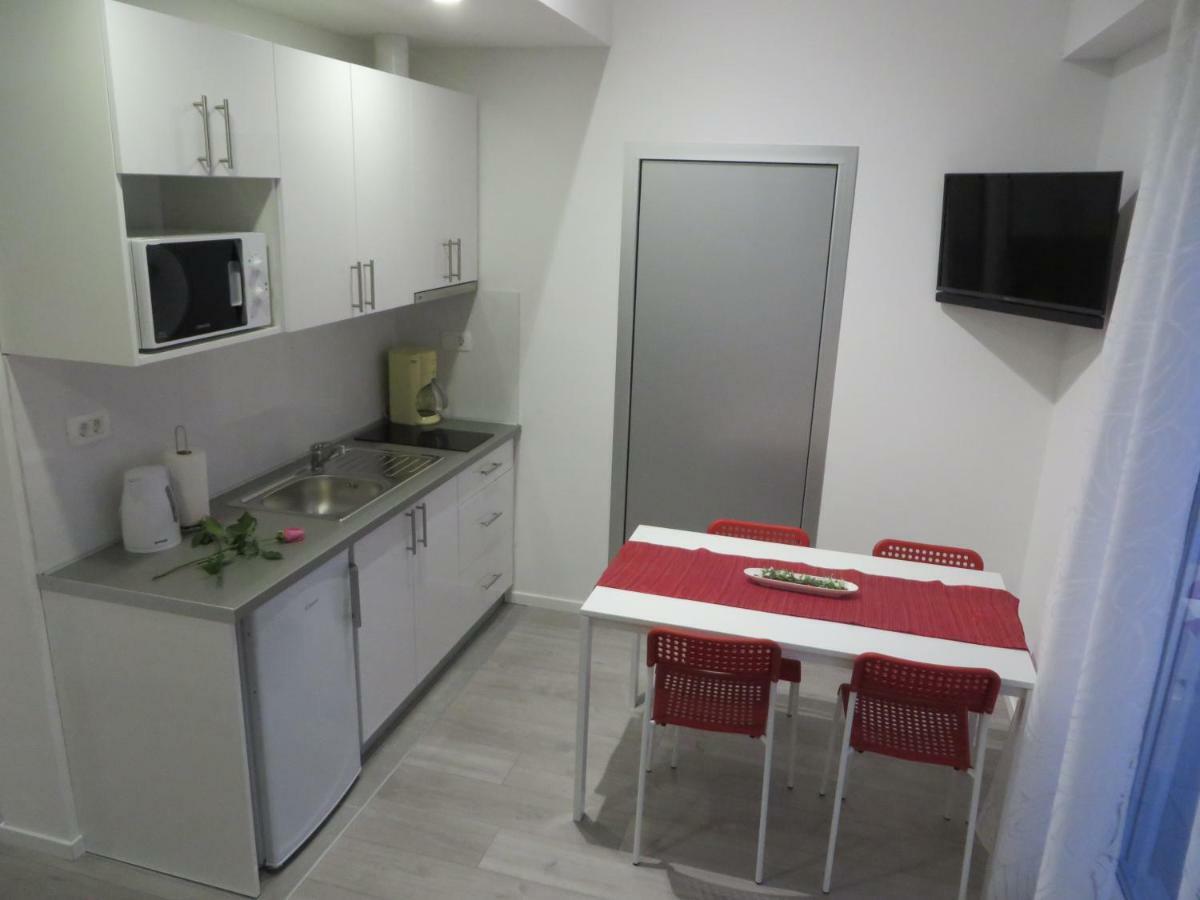 Apartmani Raos Dugi Rat Eksteriør bilde